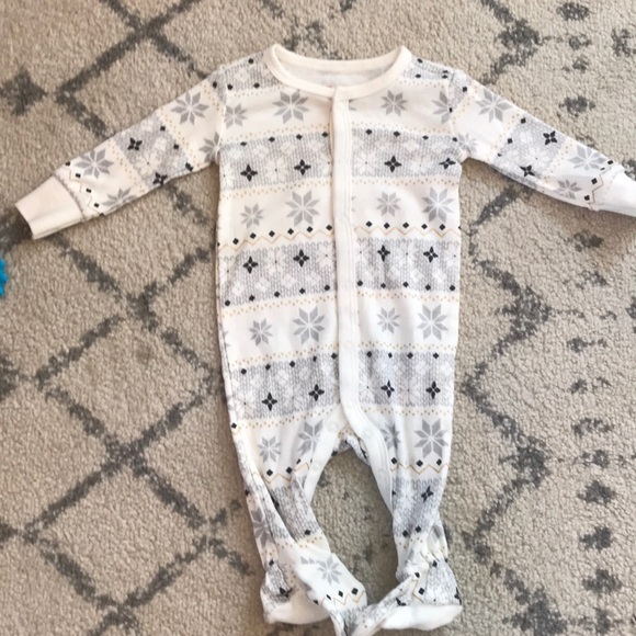 Snowflake footsie pajama - Picture 1 of 2